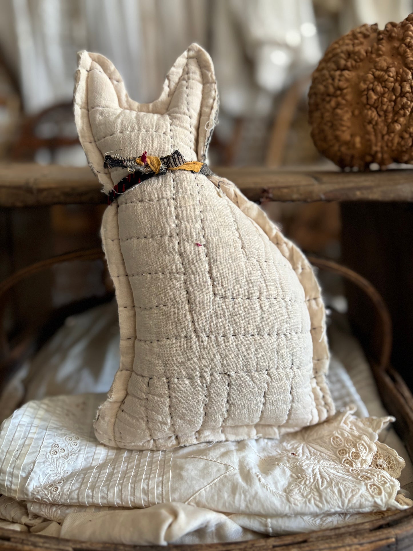 Primitive antique quilt cat