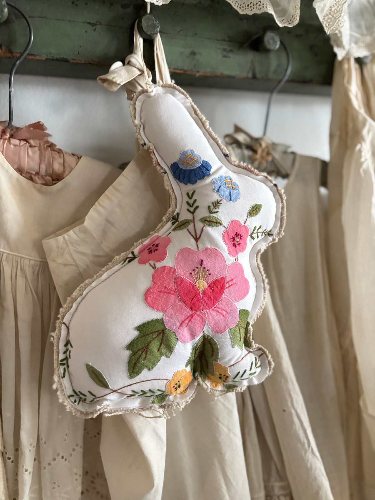 Vintage Embroidered Bunny Rabbit – The Halsey Homestead